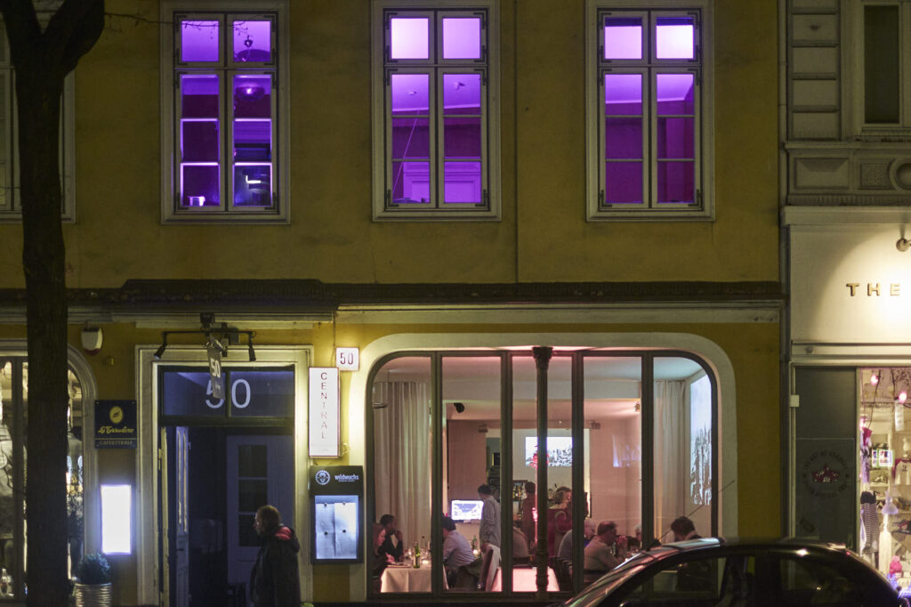 Lange Reihe 50, Central