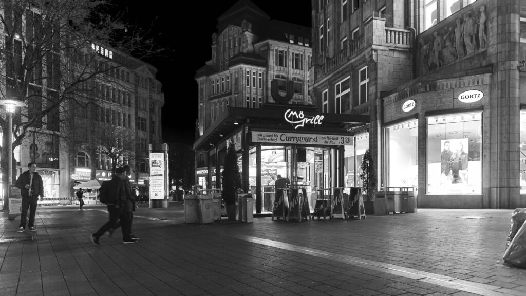 Hamburg bei Nacht, MöGrill, Mönkebergstrasse