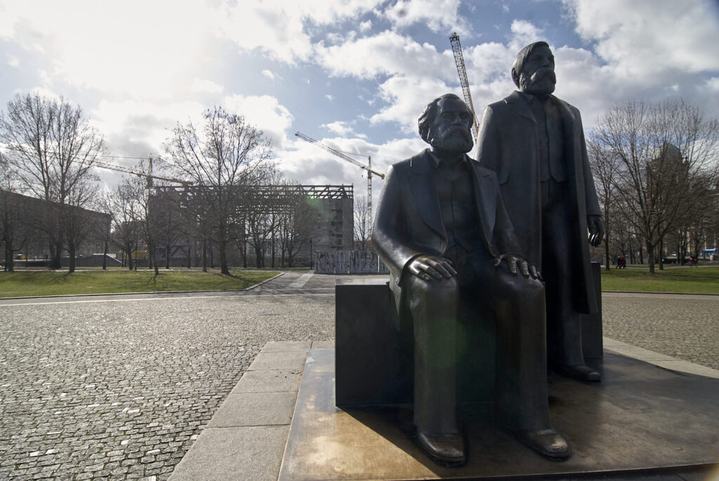 Berlin Palast der Republik Marx/Engels