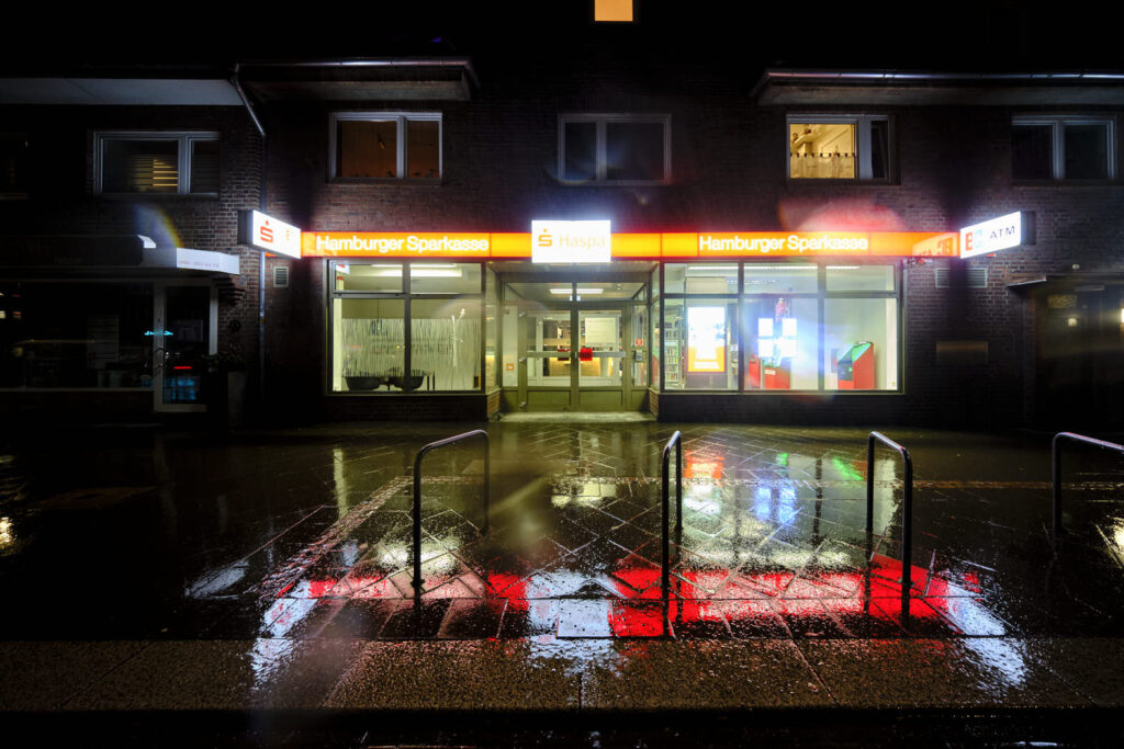 Sasel Markt Nacht Regen